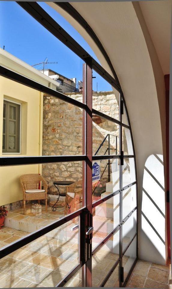 Platanos In The Castle Hotel Ioannina Bagian luar foto